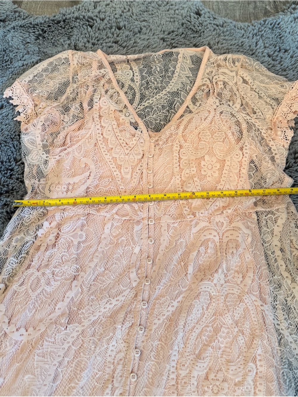 torrid Peach Lace V-Neck Ruffle-Hem Maxi Dress - Picture 5 of 9